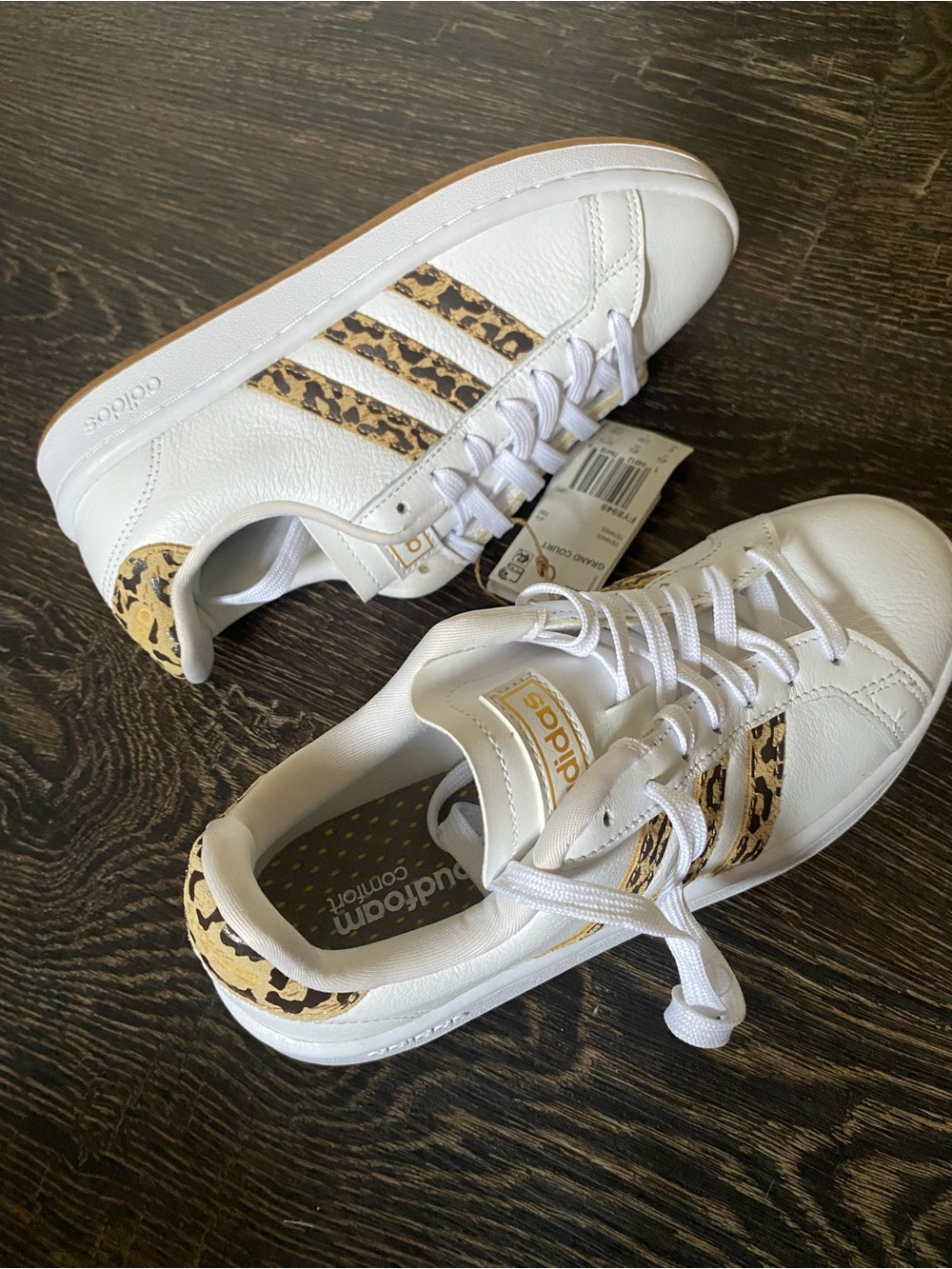 Adidas grand court Women’s Sneakers with leopard stripes, NWT size 6